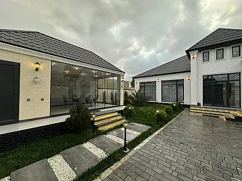 Satılır 4 otaqlı həyət evi 180 m²