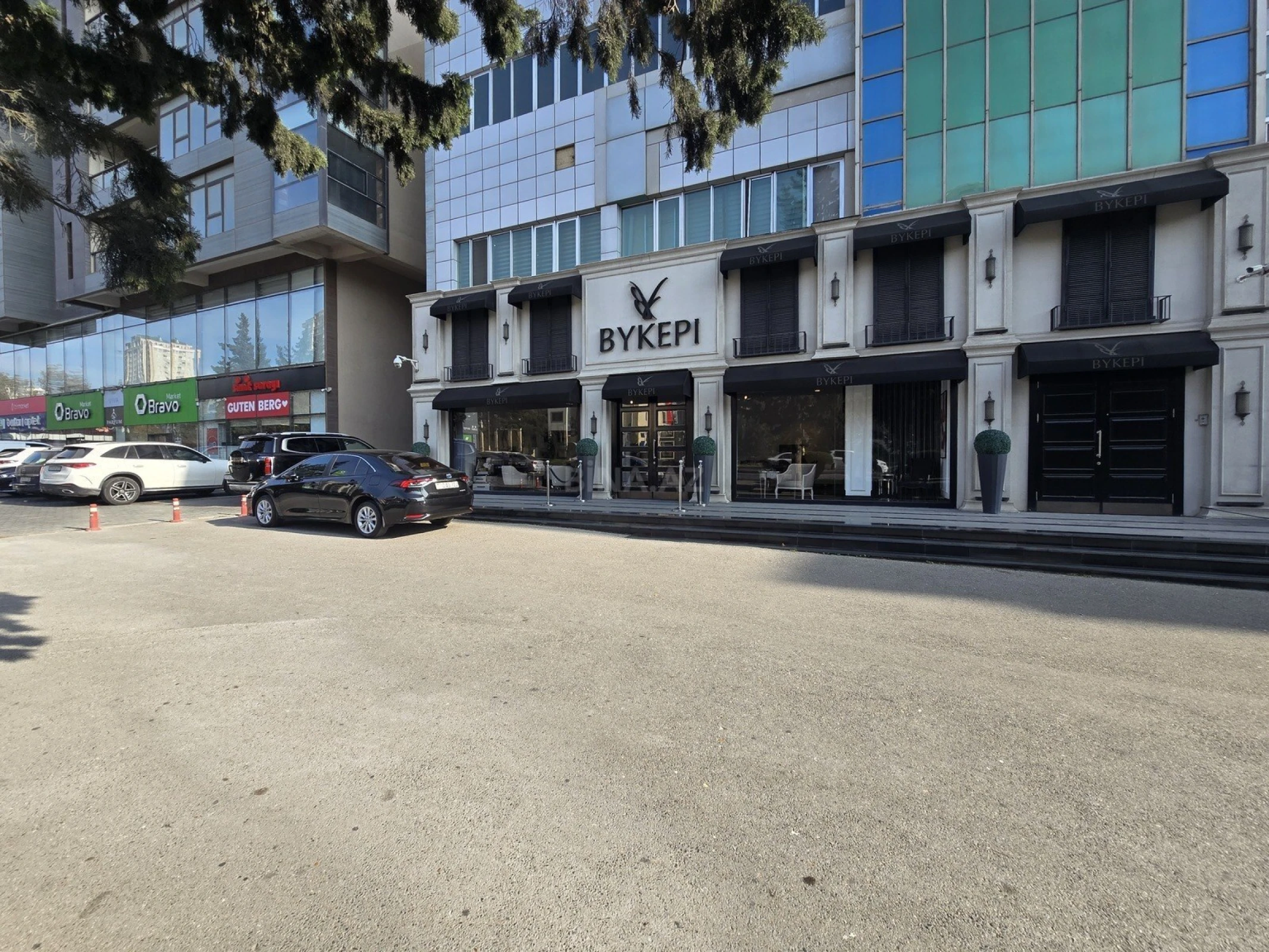 Kirayə verilir obyekt 4400 m²