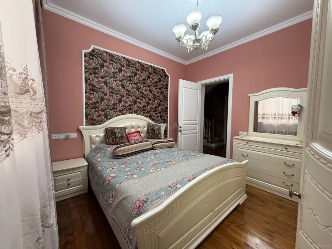 Satılır 7 otaqlı həyət evi 160 m²