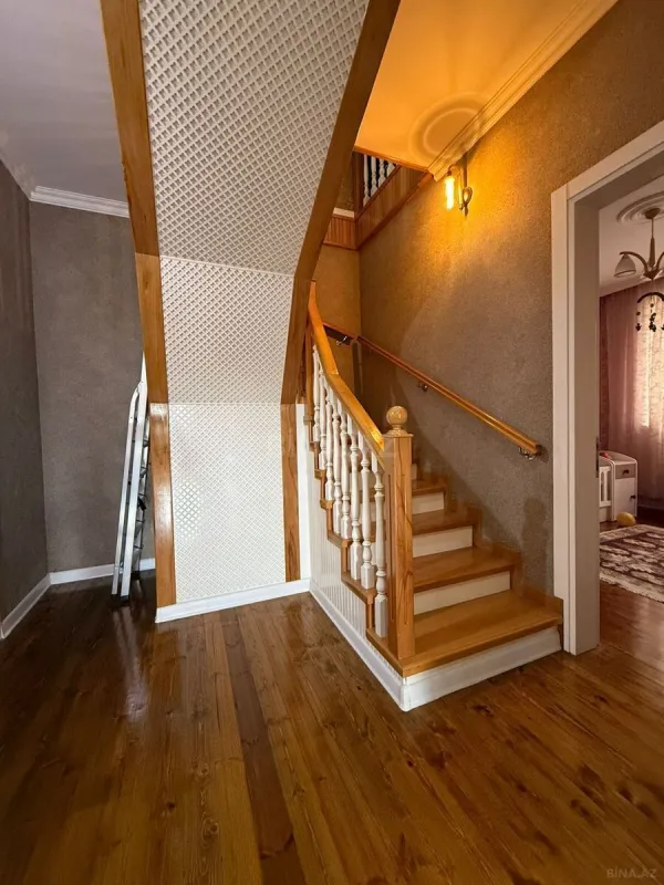 Satılır 7 otaqlı həyət evi 160 m²