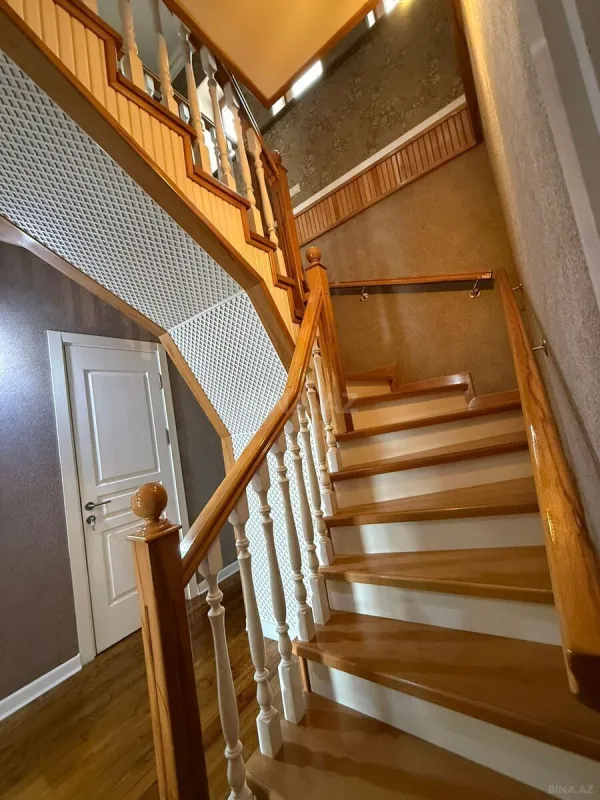 Satılır 7 otaqlı həyət evi 160 m²