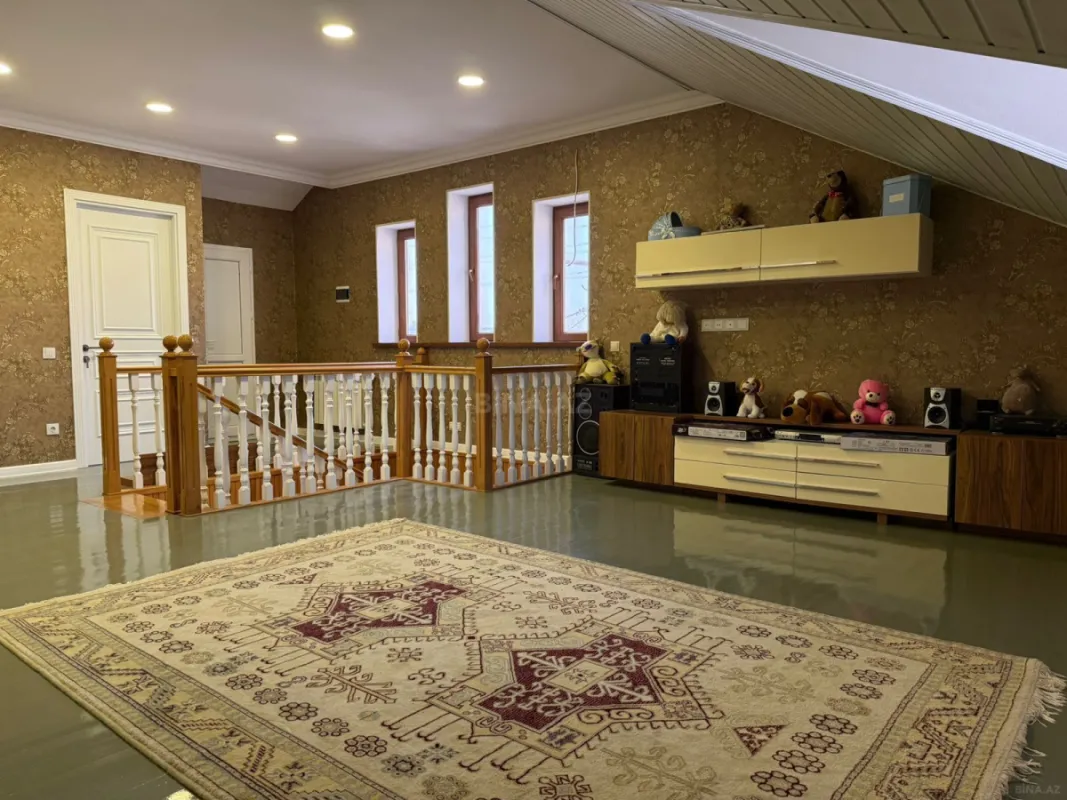 Satılır 7 otaqlı həyət evi 160 m²