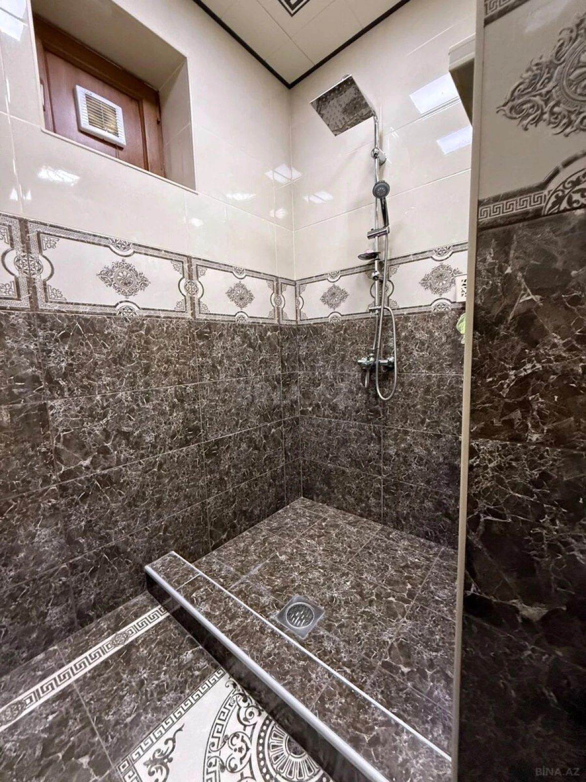 Satılır 7 otaqlı həyət evi 160 m²