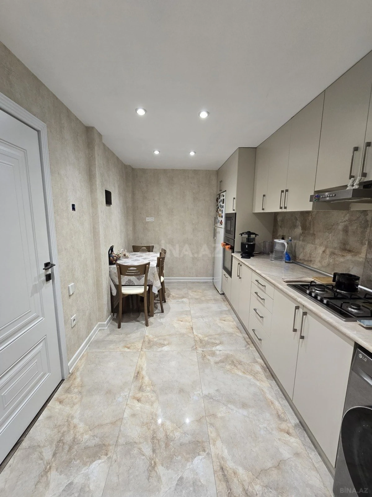 Satılır 3 otaqlı mənzil 85 m²