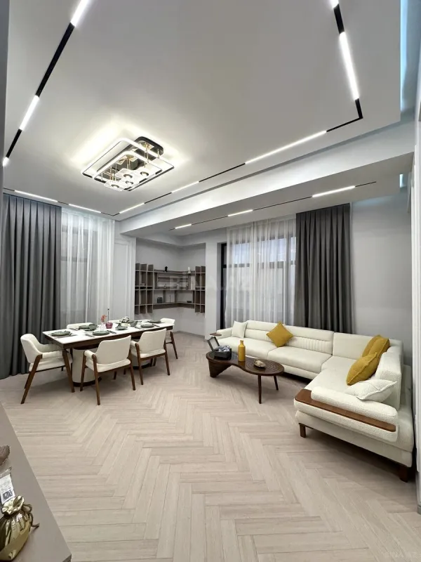 Satılır 3 otaqlı mənzil 125 m²