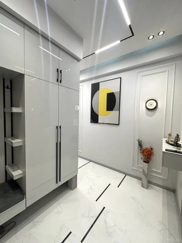 Satılır 3 otaqlı mənzil 125 m²