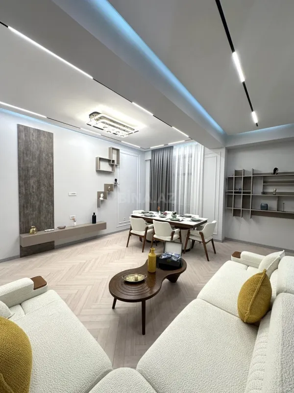 Satılır 3 otaqlı mənzil 125 m²