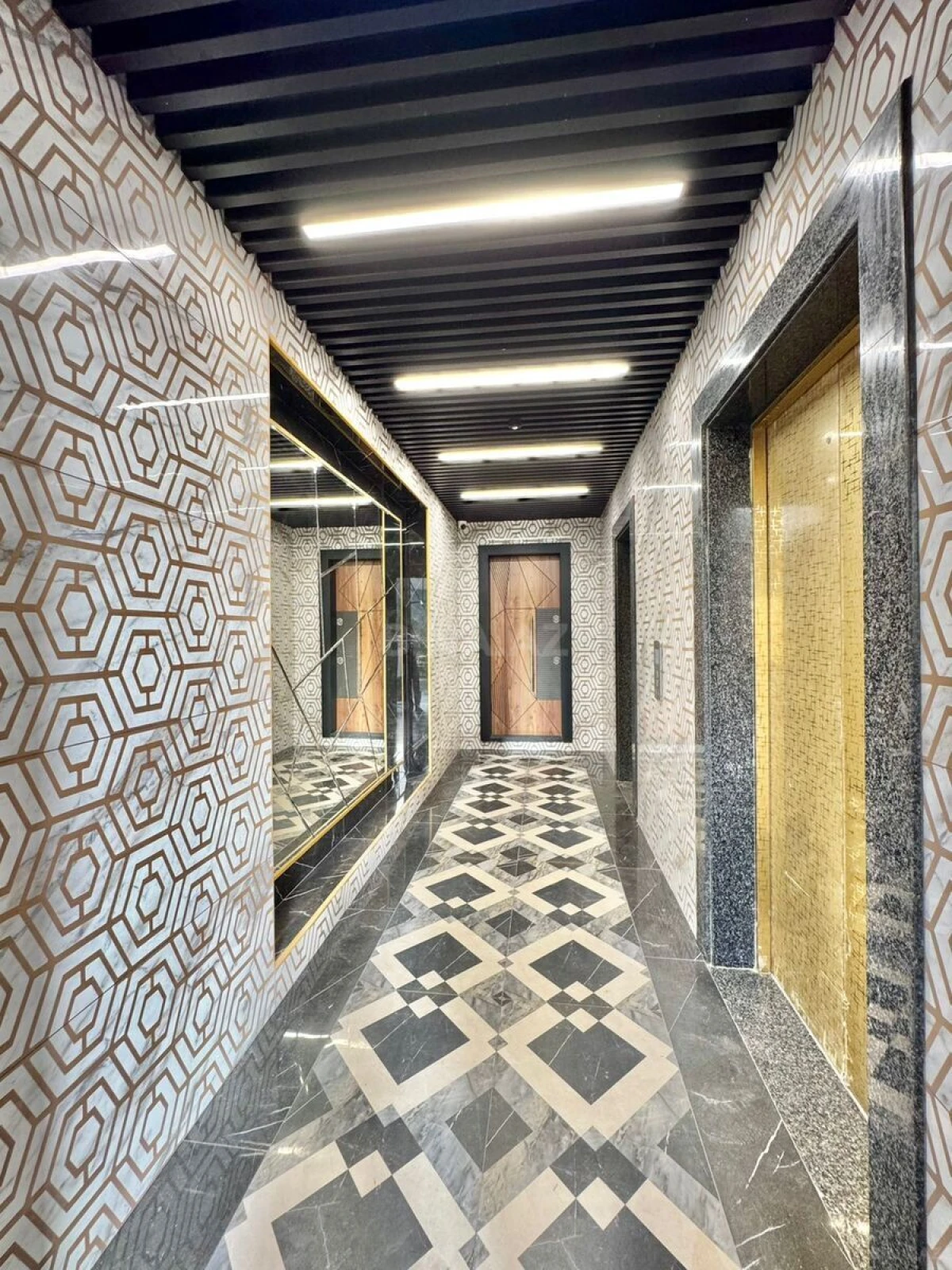 Satılır 3 otaqlı mənzil 125 m²