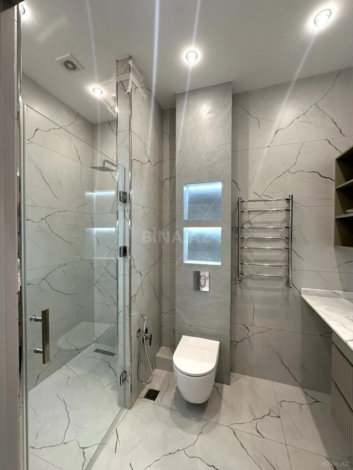 Satılır 3 otaqlı mənzil 125 m²