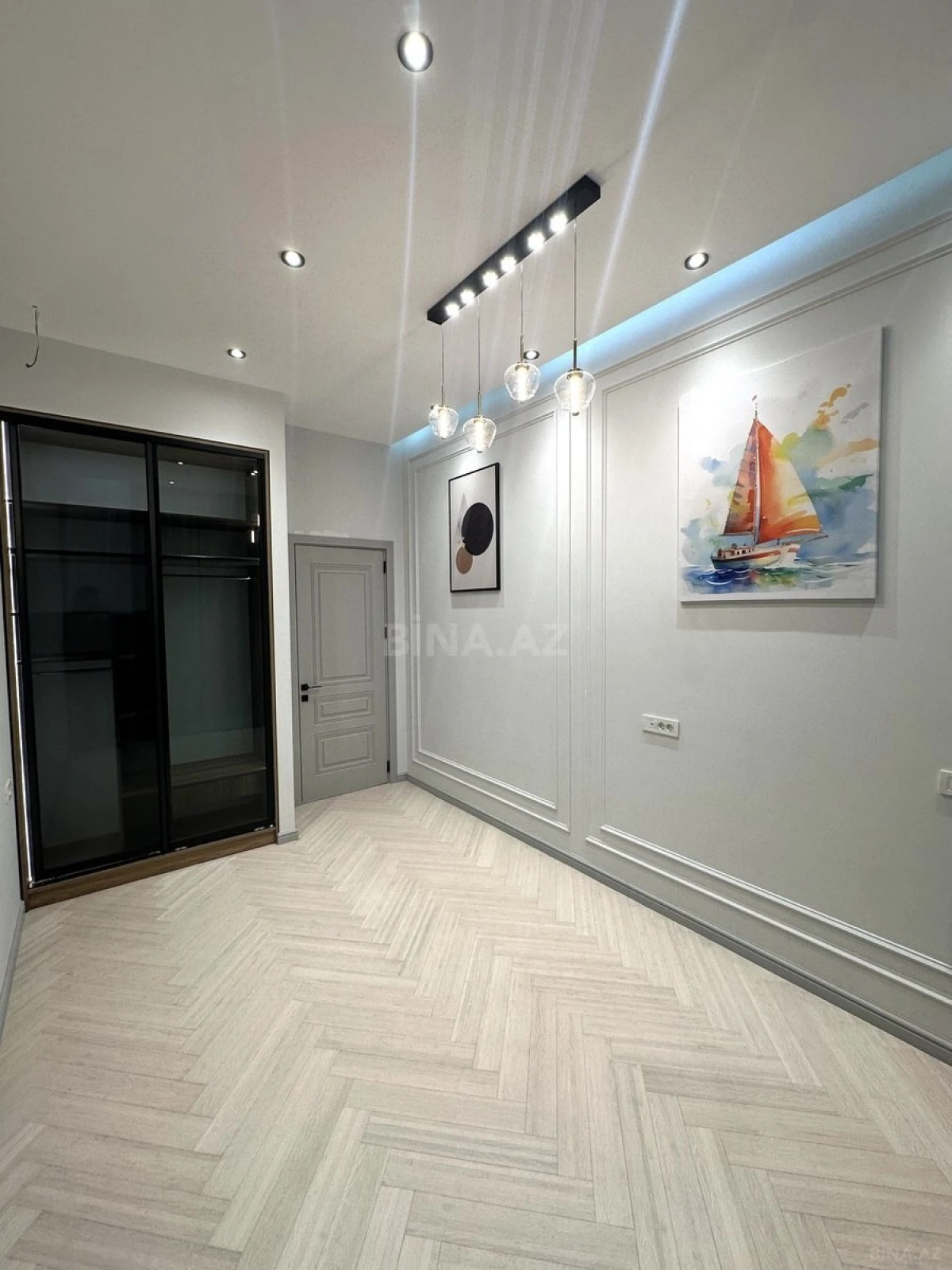 Satılır 3 otaqlı mənzil 125 m²