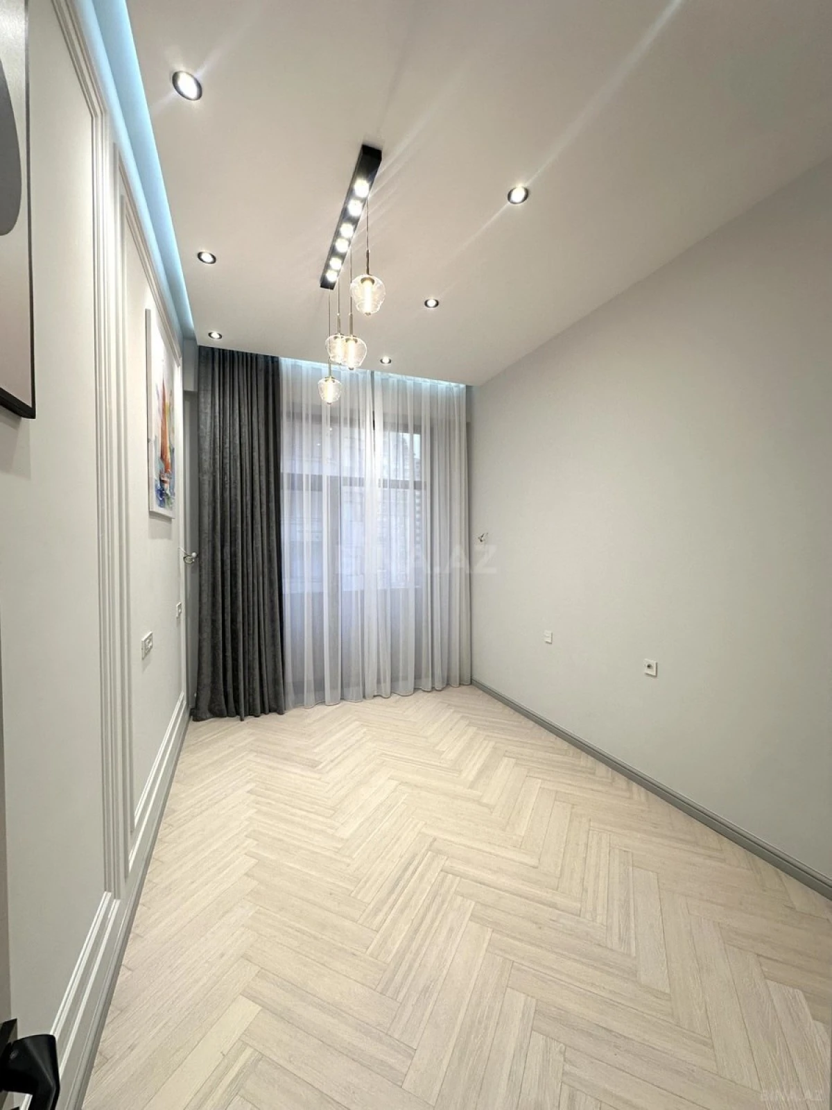 Satılır 3 otaqlı mənzil 125 m²