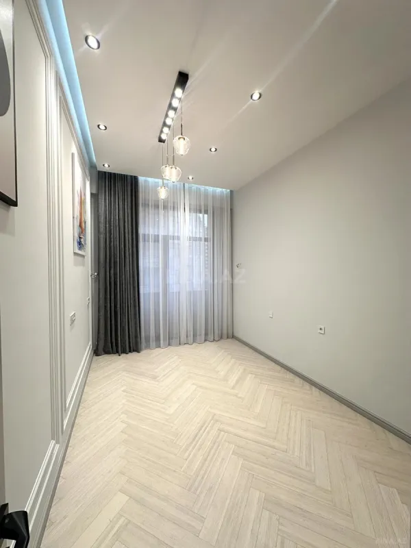 Satılır 3 otaqlı mənzil 125 m²