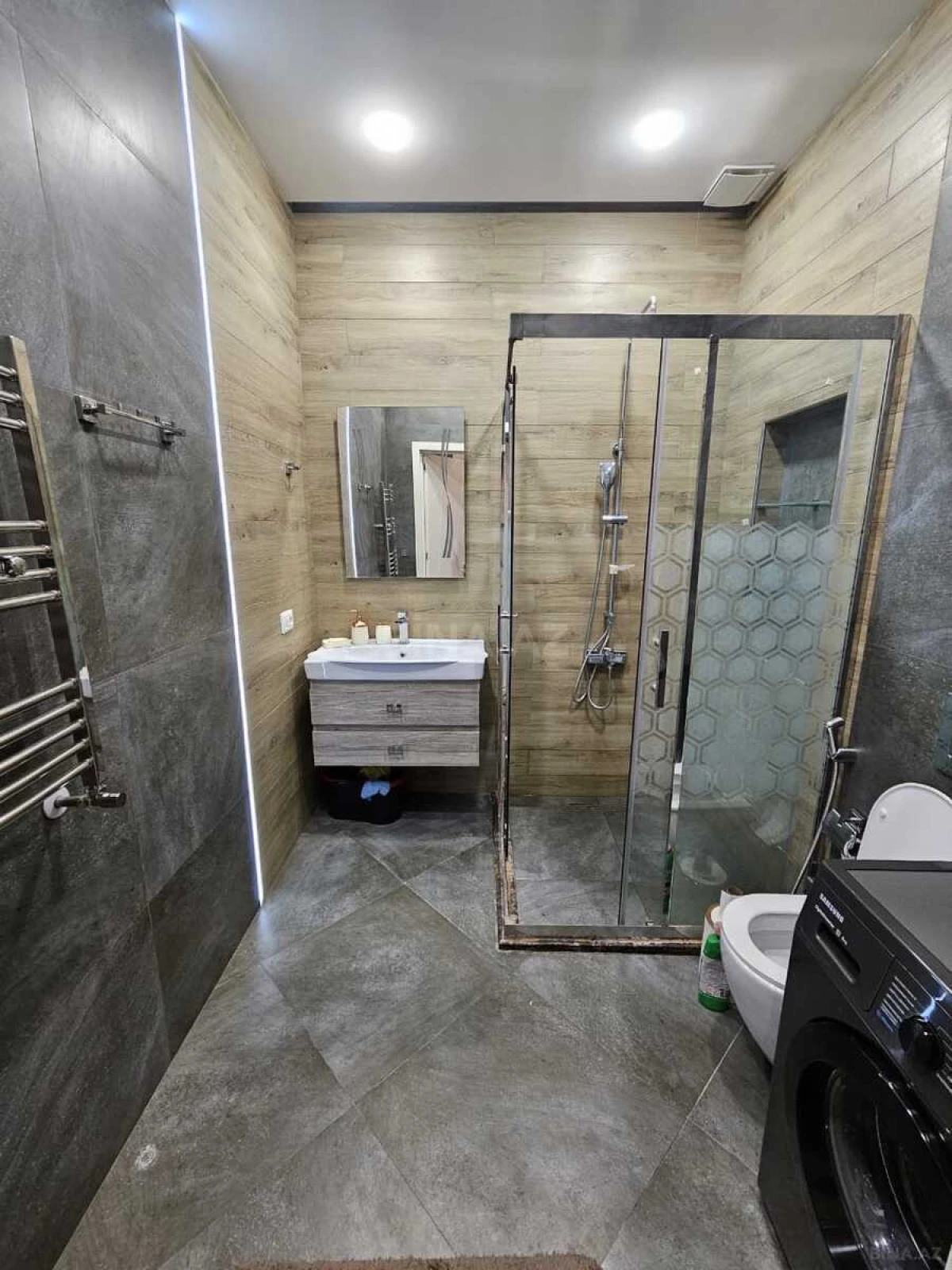 Satılır 2 otaqlı mənzil 65 m²