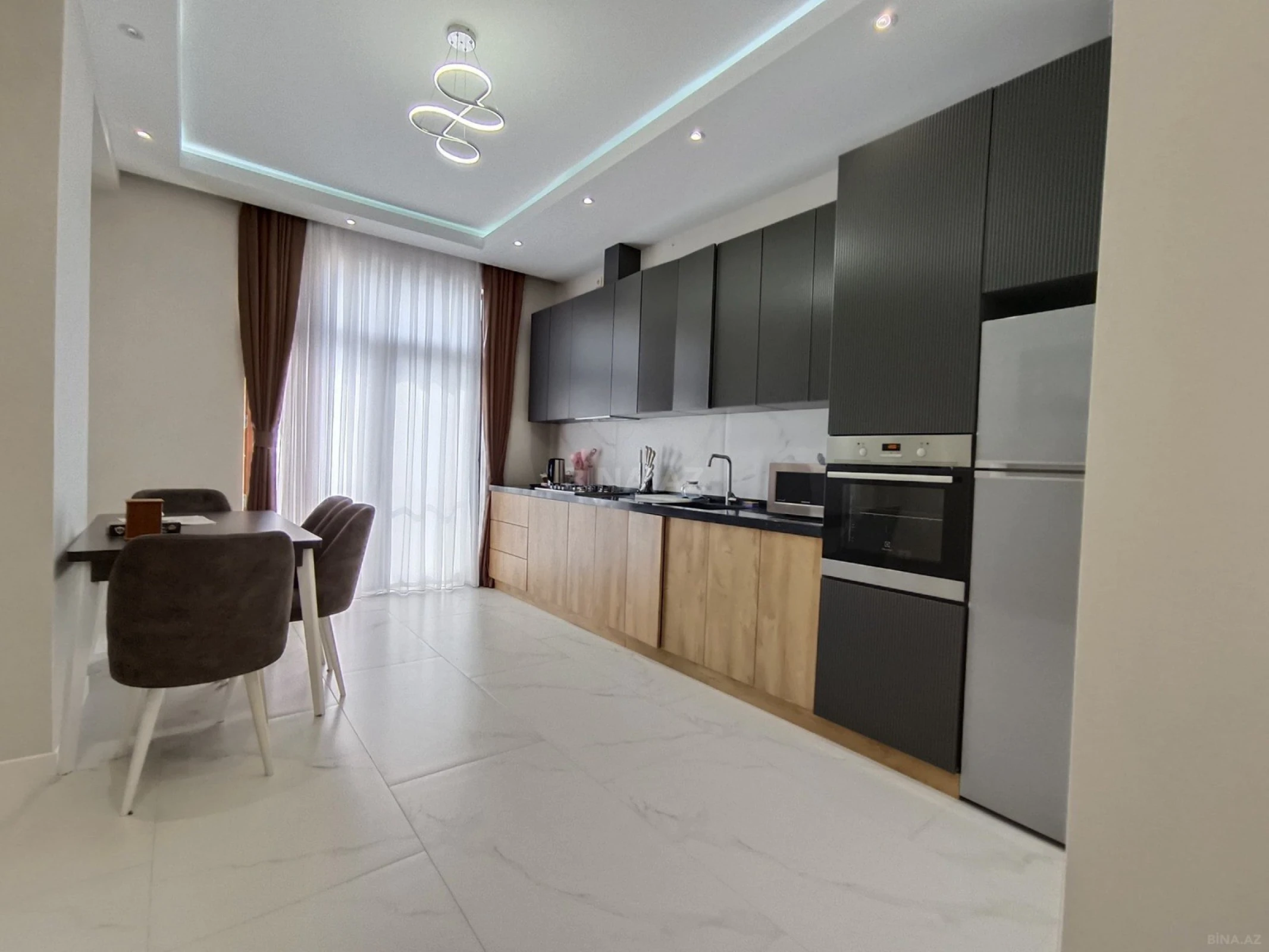 Kirayə verilir 3 otaqlı mənzil 125 m²