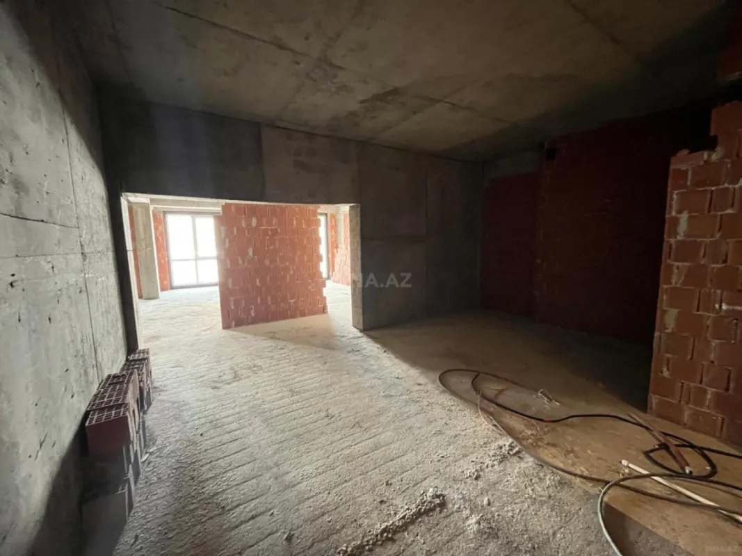 Satılır 2 otaqlı mənzil 117.2 m²