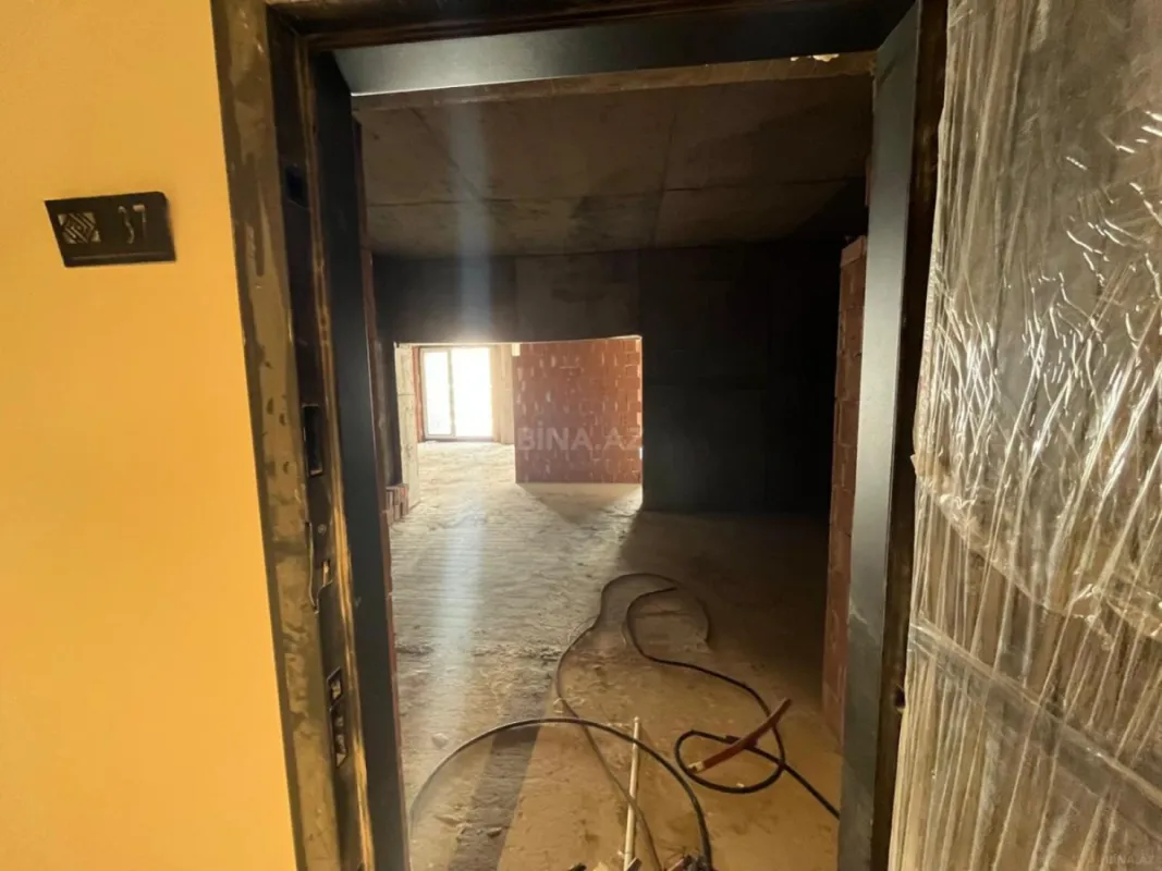 Satılır 2 otaqlı mənzil 117.2 m²