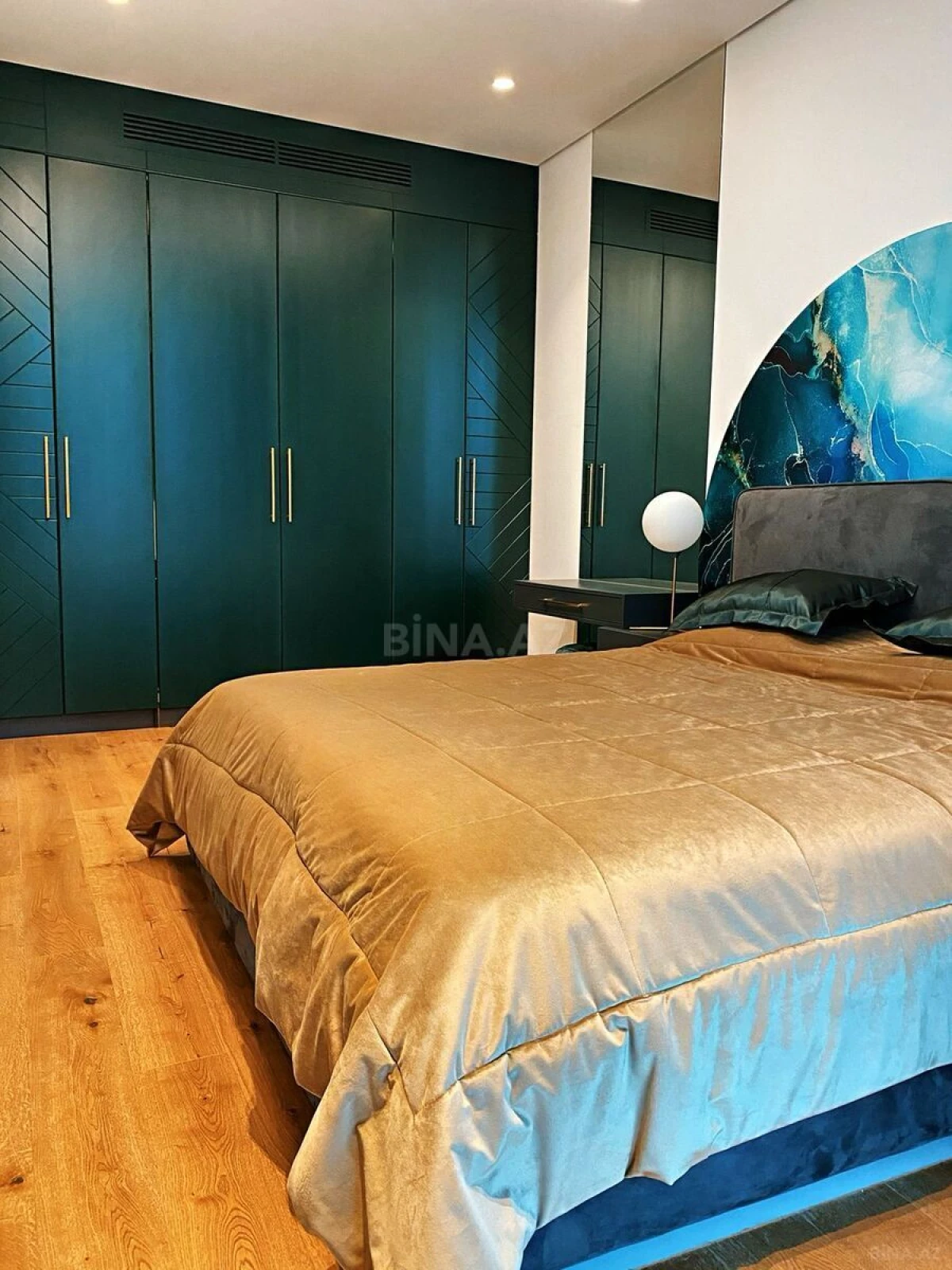 Kirayə verilir 2 otaqlı mənzil 74 m²