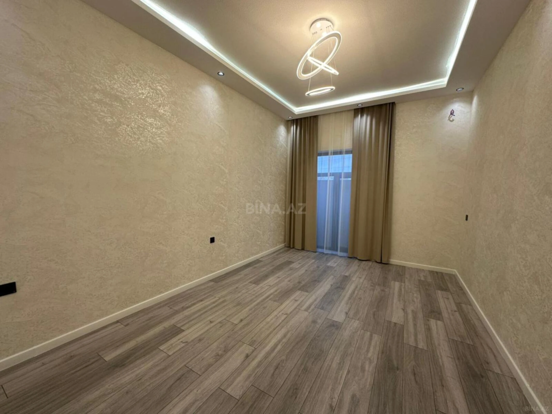 Satılır 4 otaqlı həyət evi 140 m²