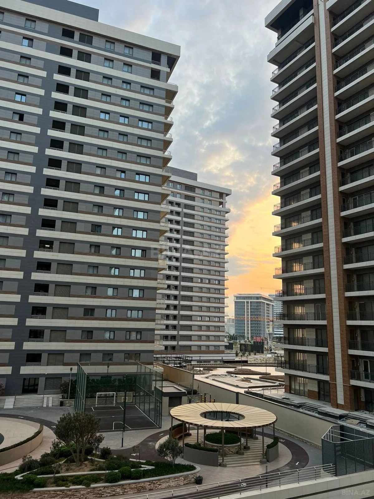 Satılır 2 otaqlı mənzil 65 m²