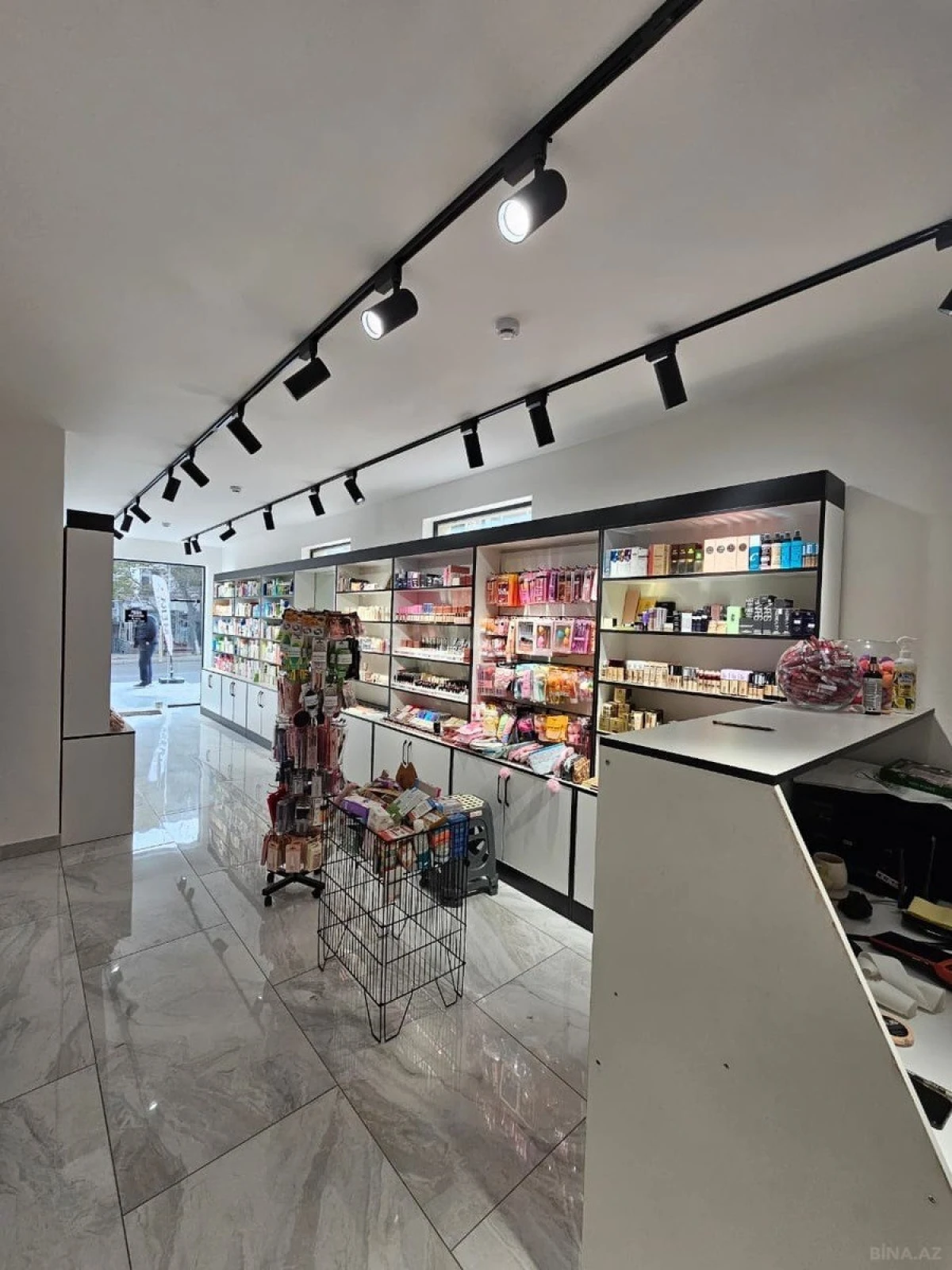 Satılır obyekt 45 m²