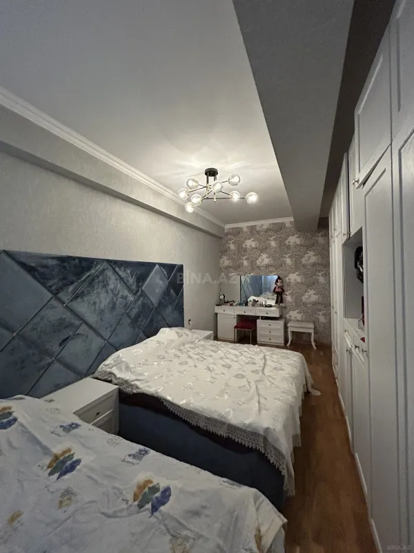 Satılır 3 otaqlı mənzil 135 m²