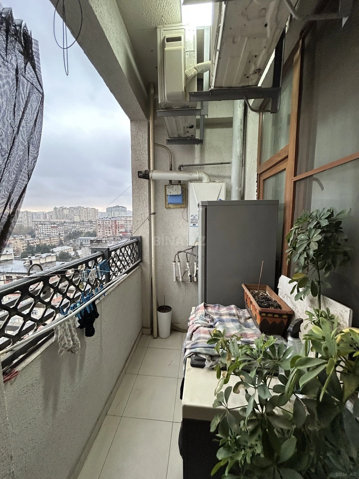 Satılır 3 otaqlı mənzil 135 m²