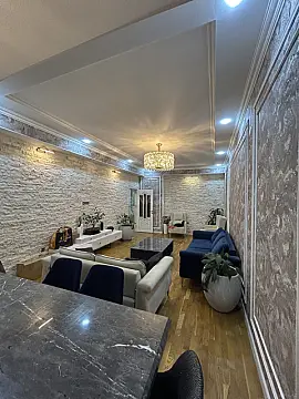 Satılır 3 otaqlı mənzil 135 m²
