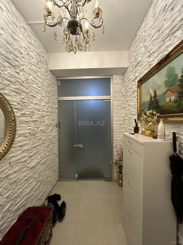 Satılır 3 otaqlı mənzil 135 m²