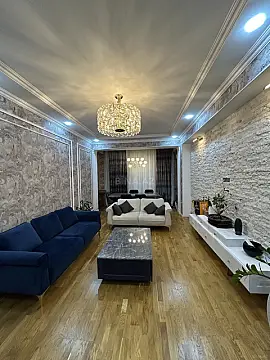 Satılır 3 otaqlı mənzil 135 m²