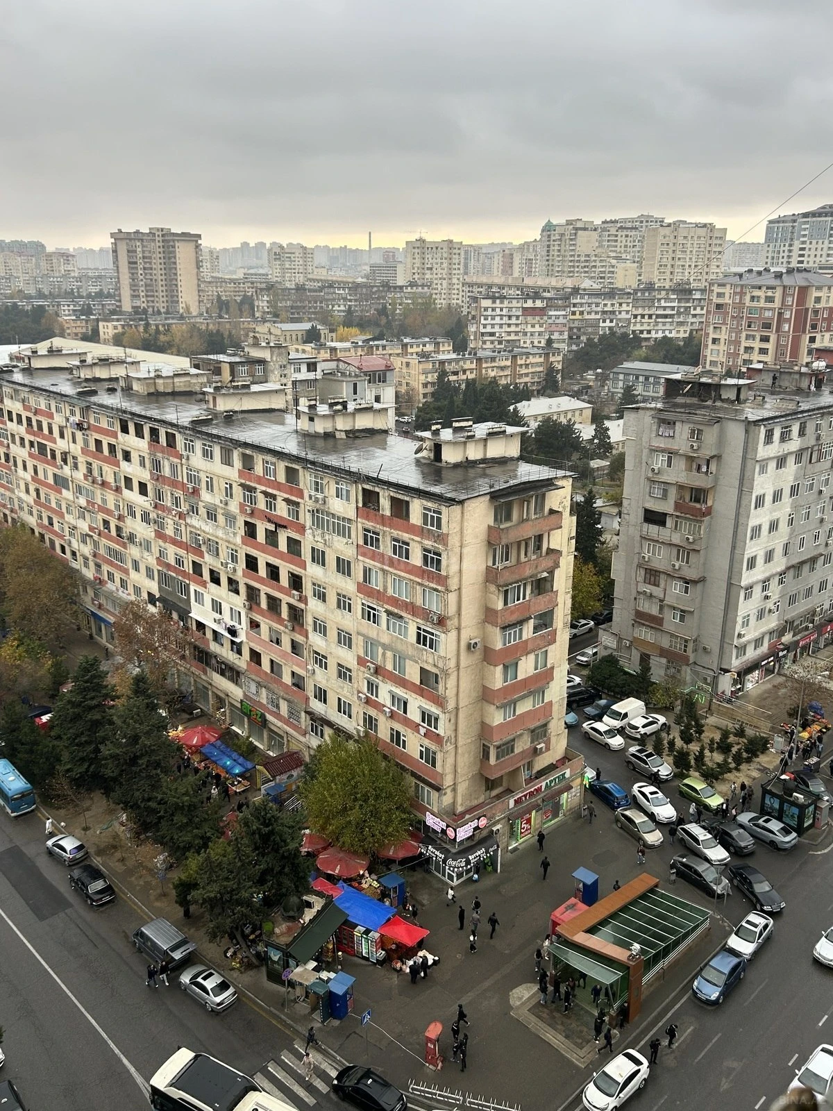Satılır 3 otaqlı mənzil 135 m²
