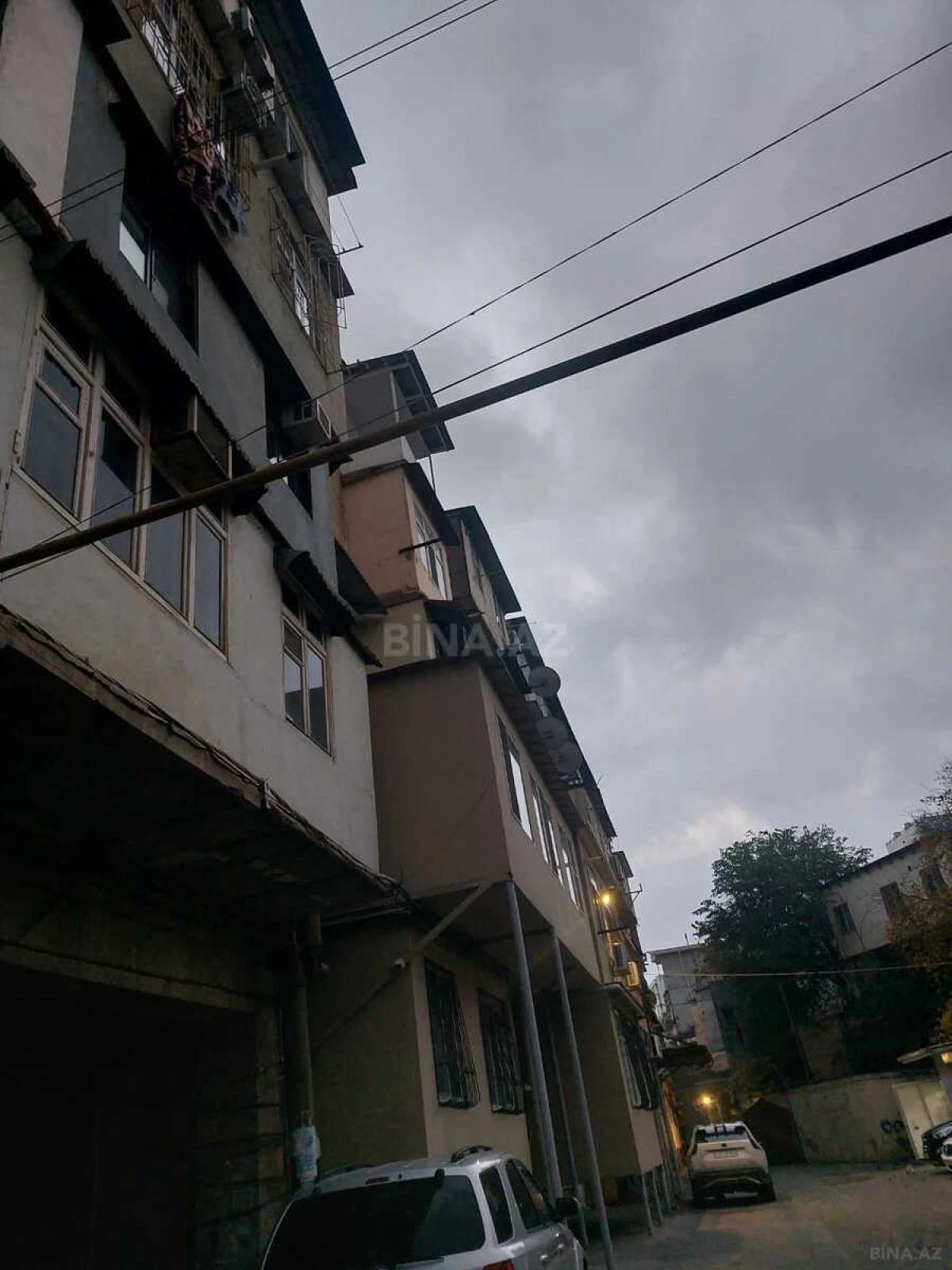 Satılır 4 otaqlı mənzil 90 m²