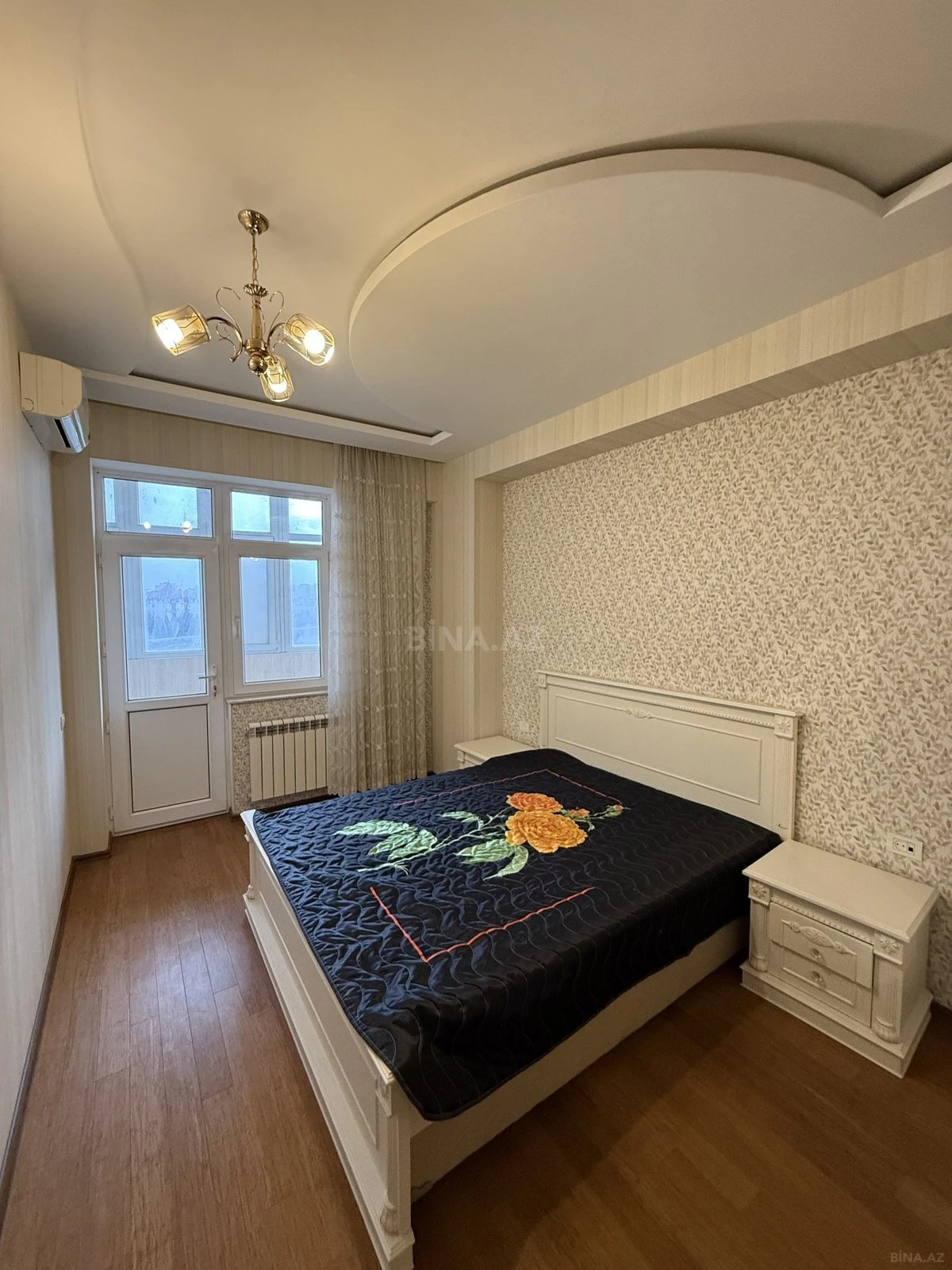 Satılır 5 otaqlı mənzil 190 m²