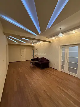 Satılır 5 otaqlı mənzil 190 m²