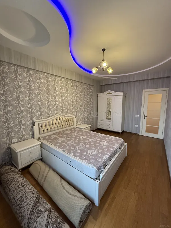 Satılır 5 otaqlı mənzil 190 m²