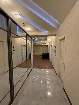 Satılır 5 otaqlı mənzil 190 m²