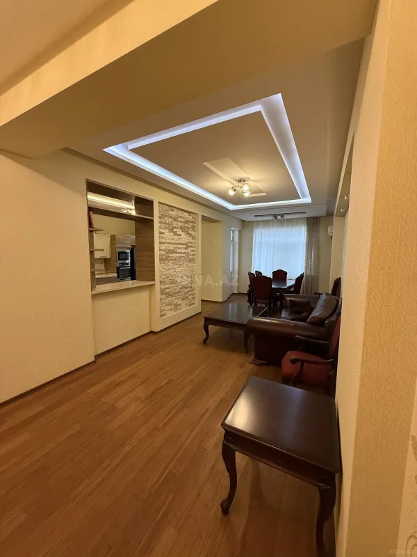 Satılır 5 otaqlı mənzil 190 m²