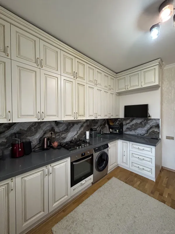 Satılır 3 otaqlı mənzil 110 m²