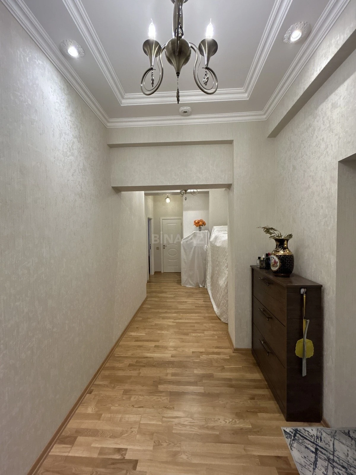 Satılır 3 otaqlı mənzil 110 m²