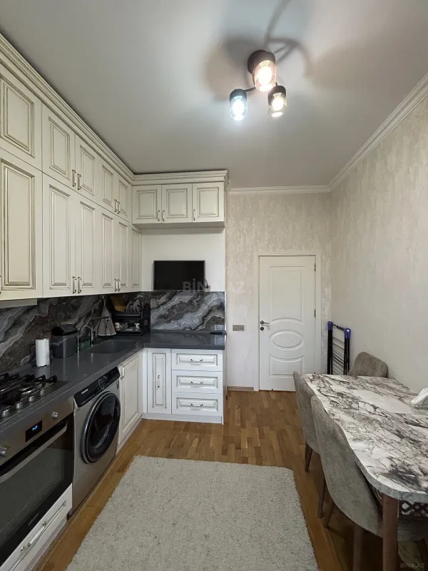 Satılır 3 otaqlı mənzil 110 m²