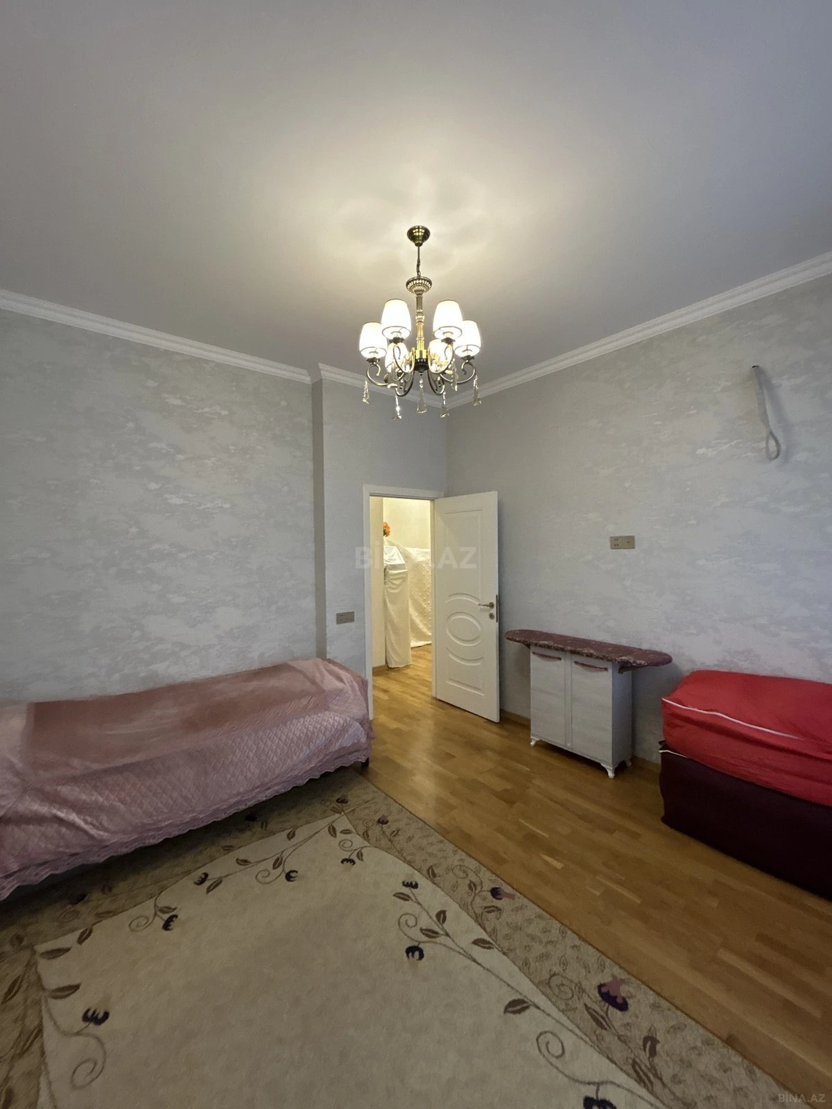 Satılır 3 otaqlı mənzil 110 m²