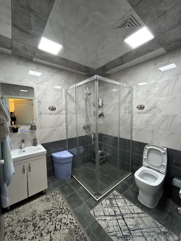 Satılır 3 otaqlı mənzil 110 m²