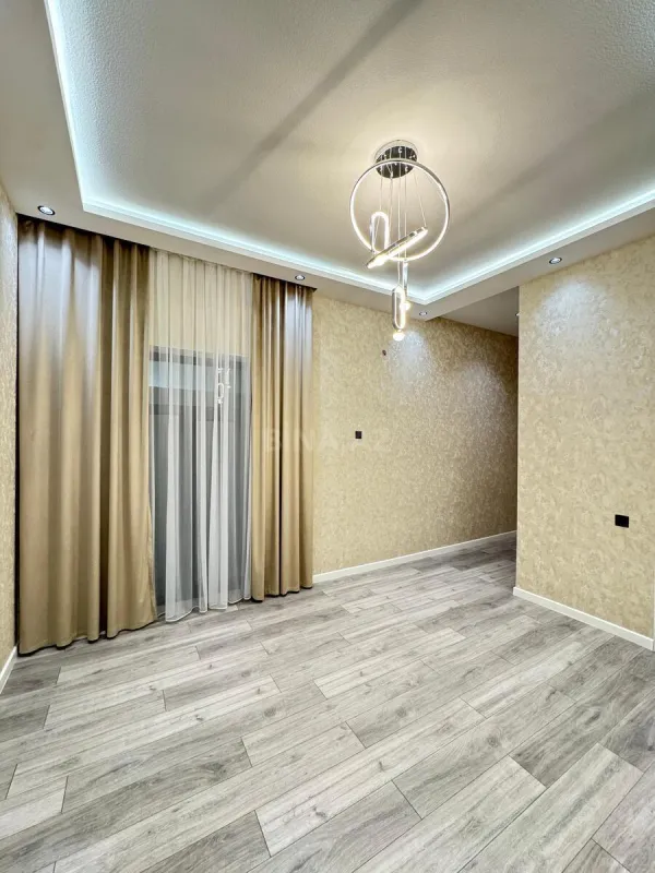 Satılır 4 otaqlı həyət evi 180 m²