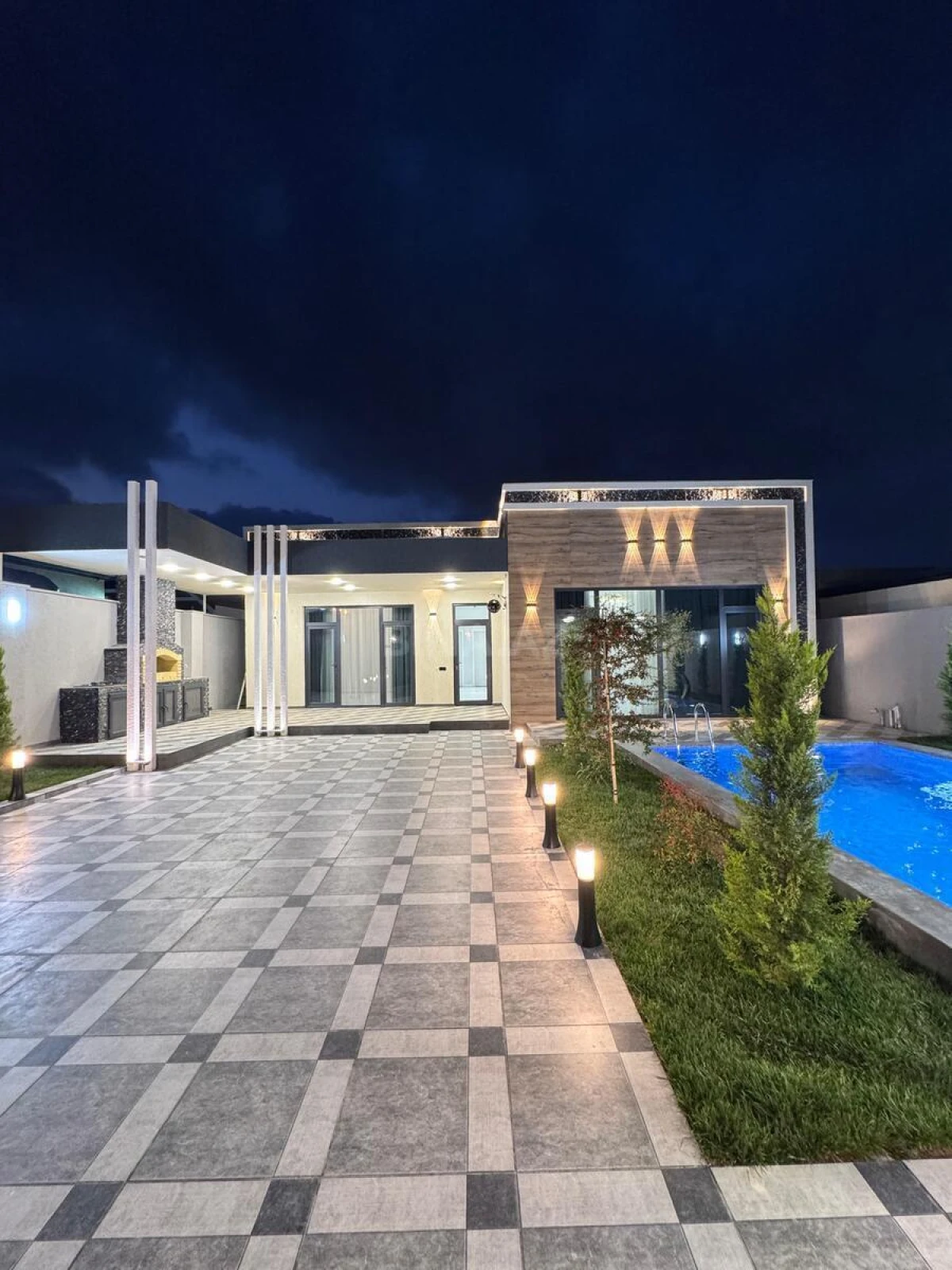 Satılır 4 otaqlı həyət evi 180 m²