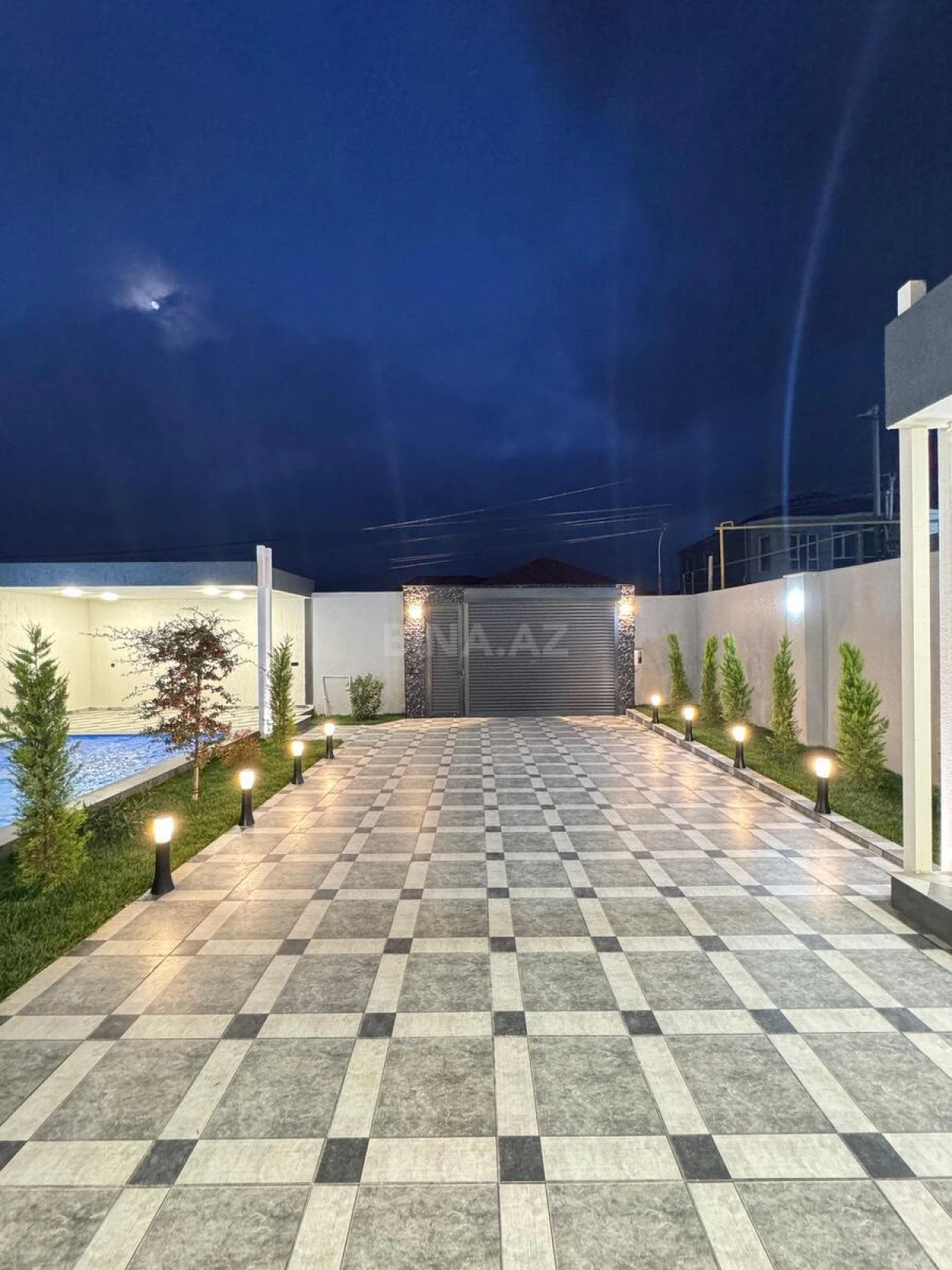 Satılır 4 otaqlı həyət evi 180 m²