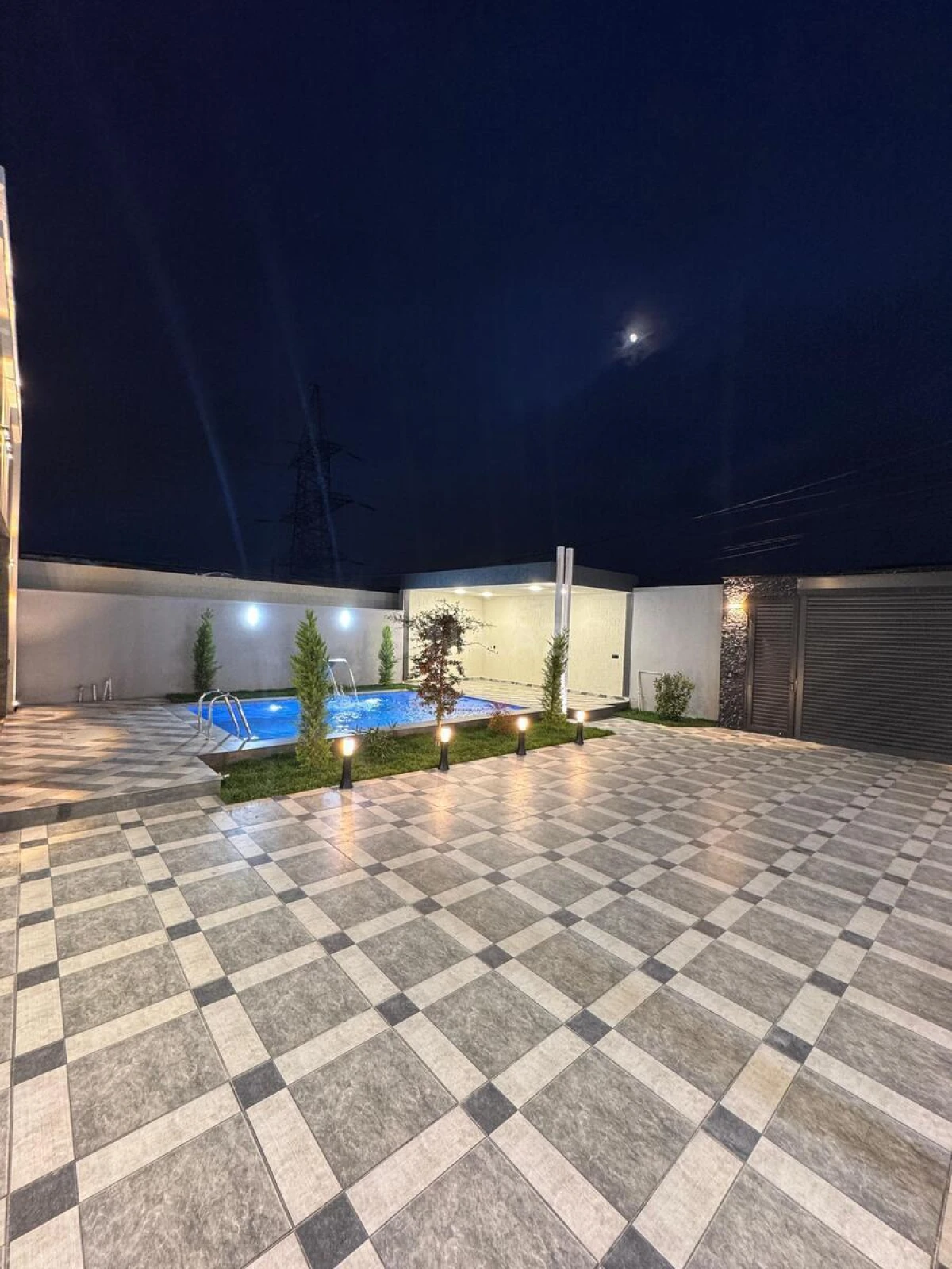 Satılır 4 otaqlı həyət evi 180 m²