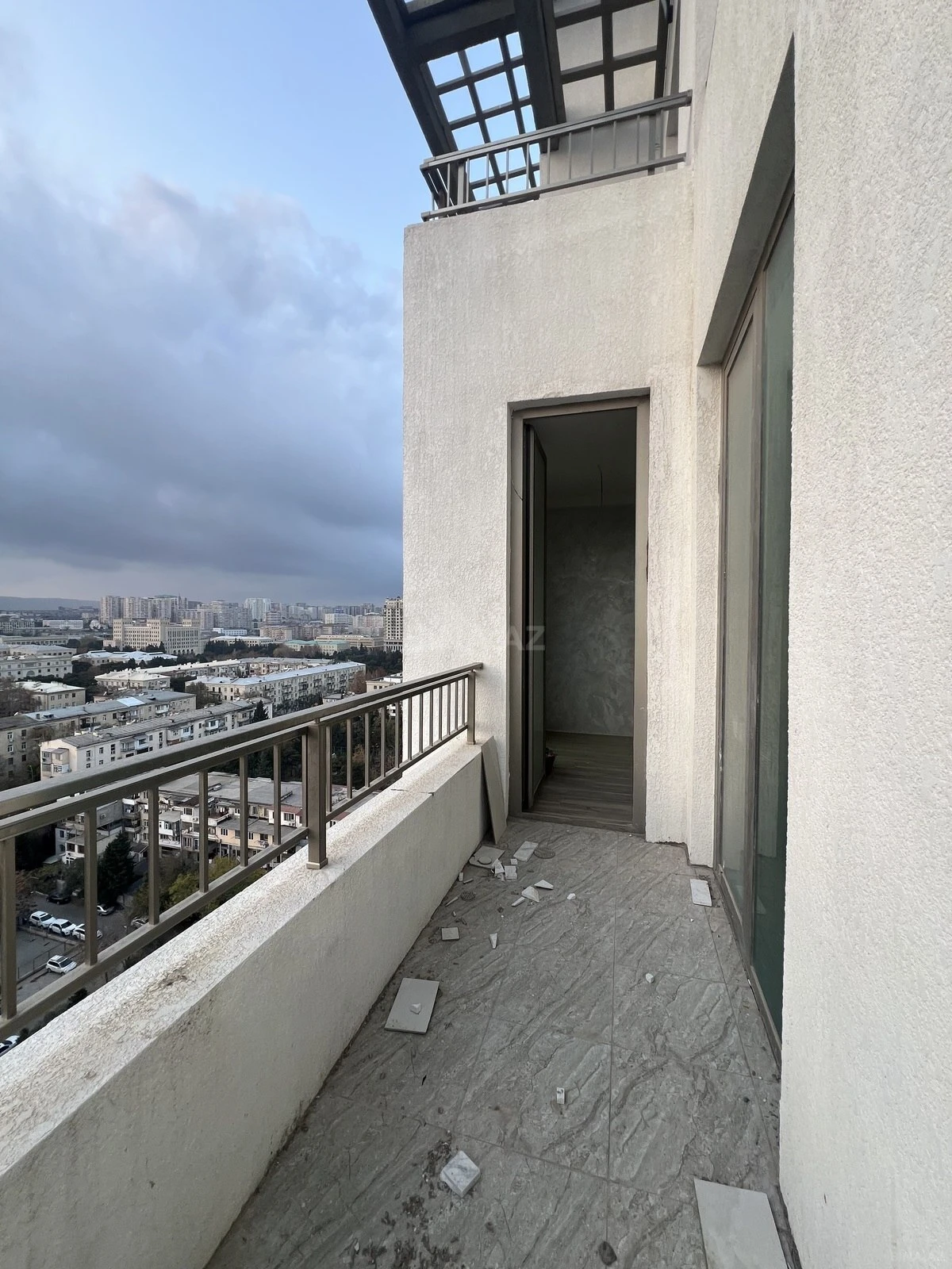 Satılır 3 otaqlı mənzil 100 m²