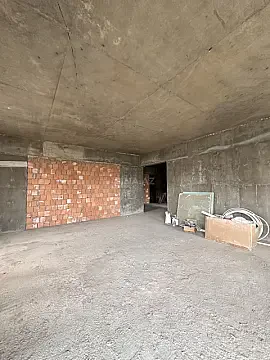 Satılır 4 otaqlı mənzil 170 m²