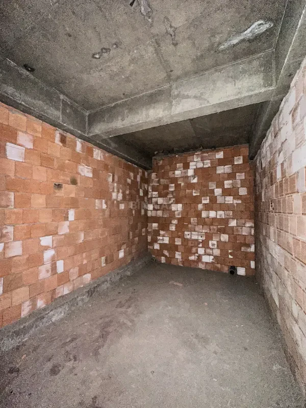 Satılır 4 otaqlı mənzil 170 m²