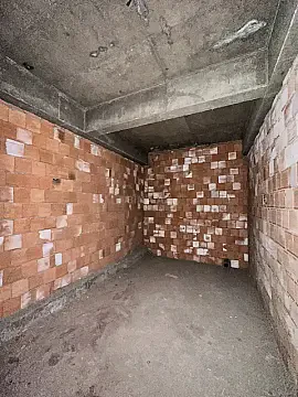 Satılır 4 otaqlı mənzil 170 m²