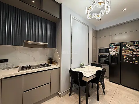 Satılır 4 otaqlı mənzil 132 m²